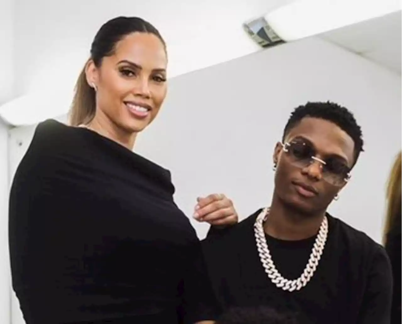 Wizkid’s partner reacts as singer declares self single
