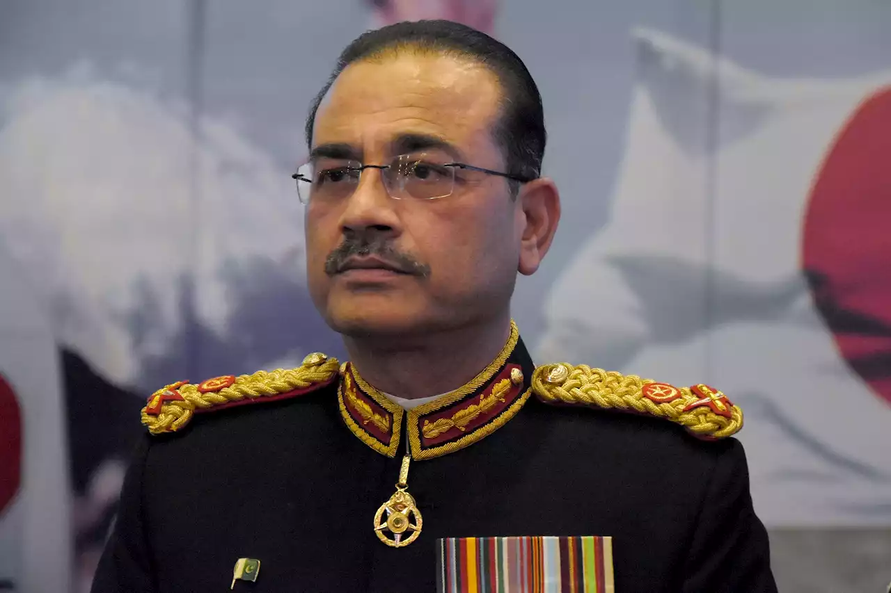 Former Spymaster Takes Charge of Pakistan's Military