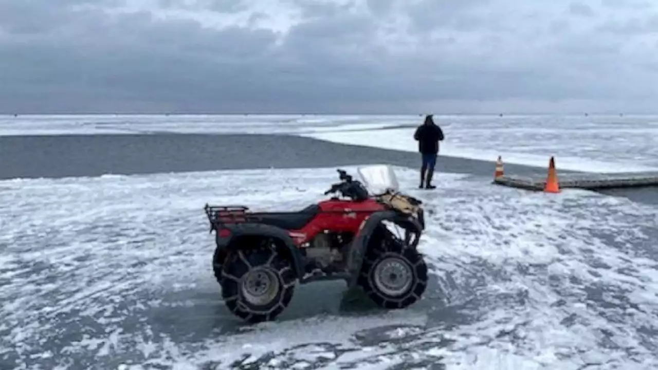 About 100 fishermen rescued after large chunk of ice breaks off in Minnesota lake