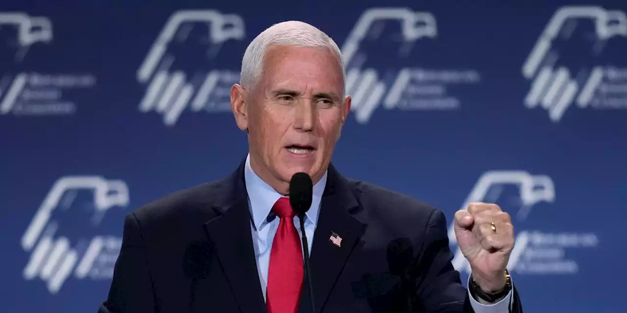 Pence calls on Trump to apologize for dinner with Holocaust denier