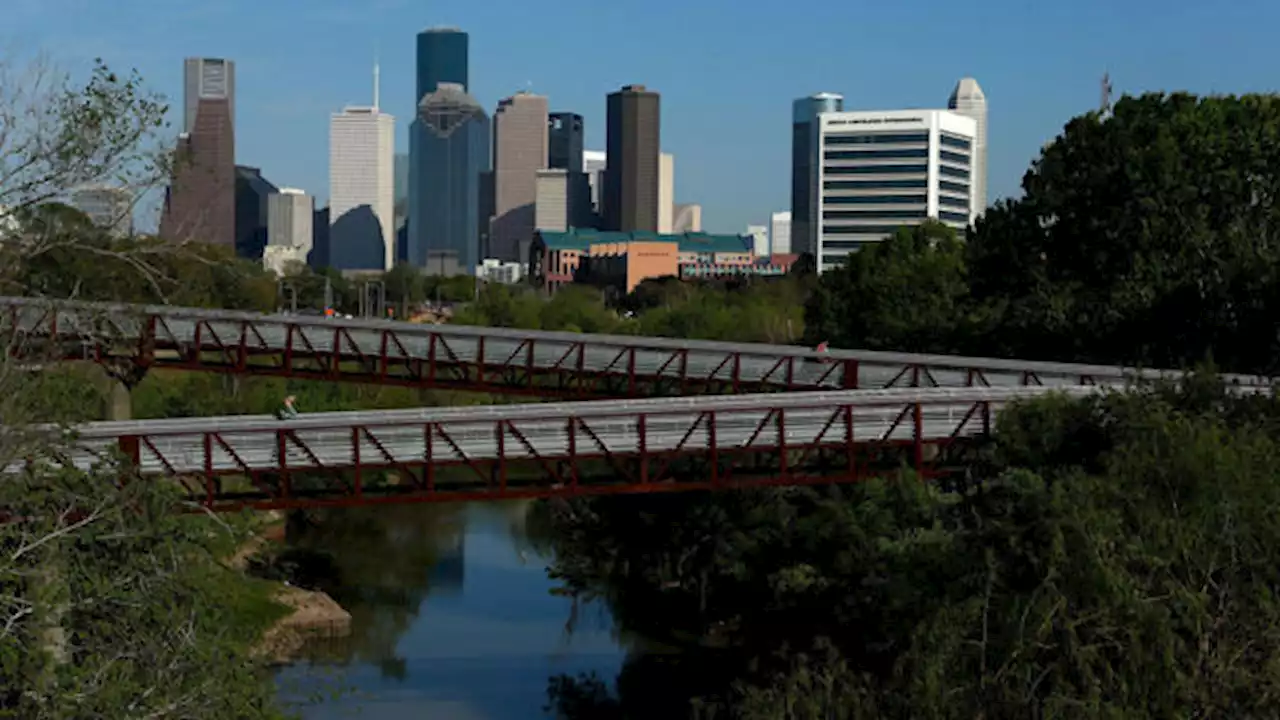 Houston closes schools again Tuesday as city remains under boil water notice