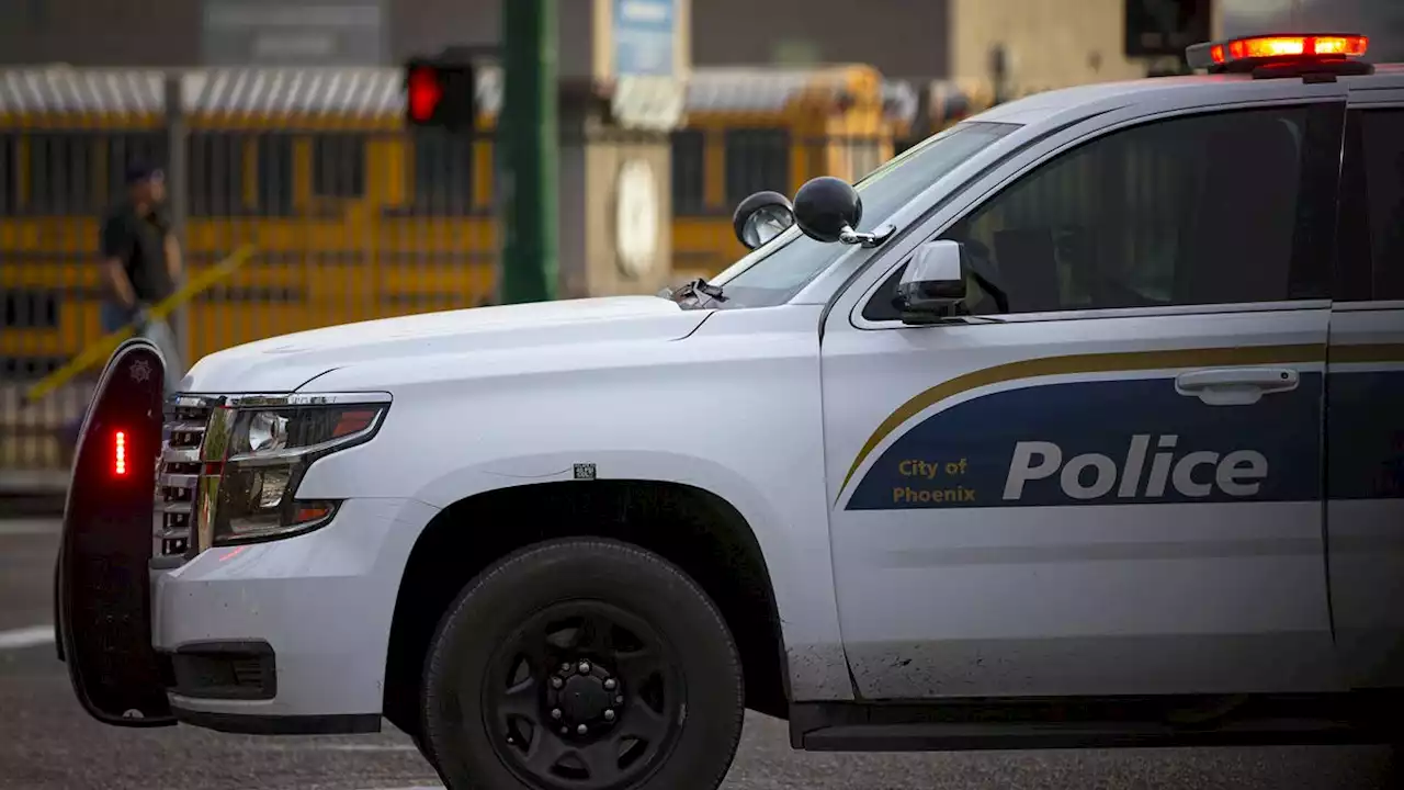 Man found fatally shot in vehicle in west Phoenix apartment complex