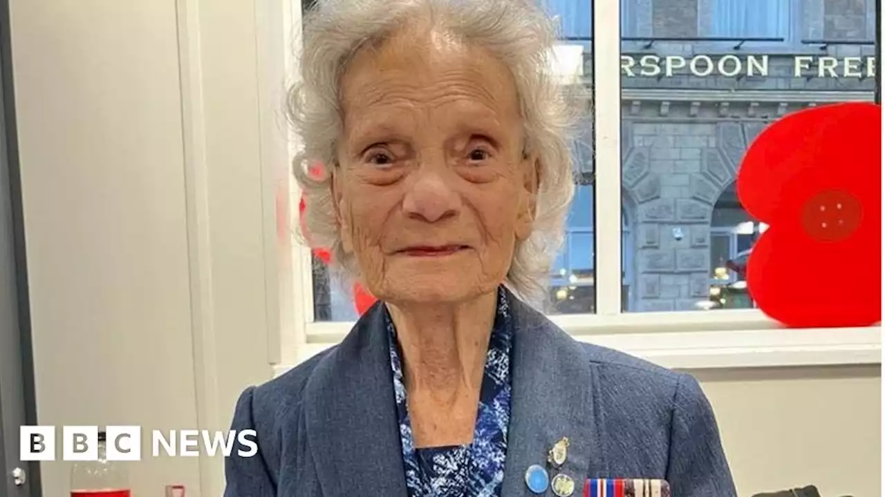 Veteran Kate Orchard, 100, selling poppies in Cornwall