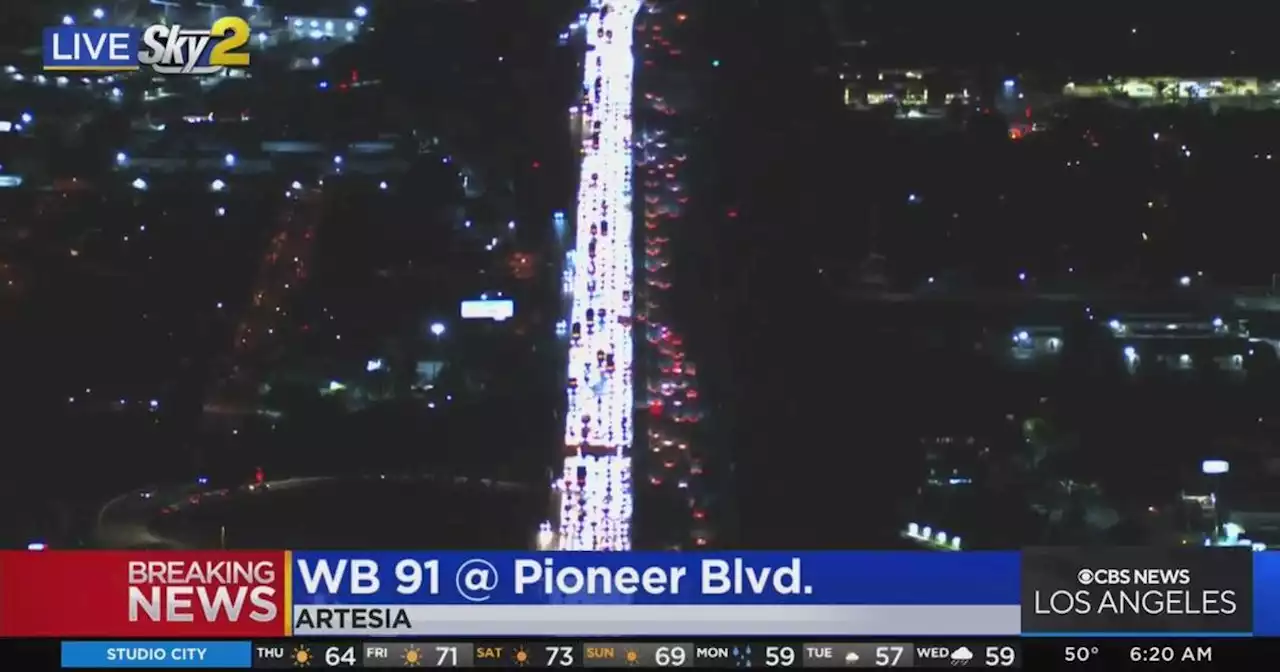 10-car crash blocks carpool lane on 91 Freeway