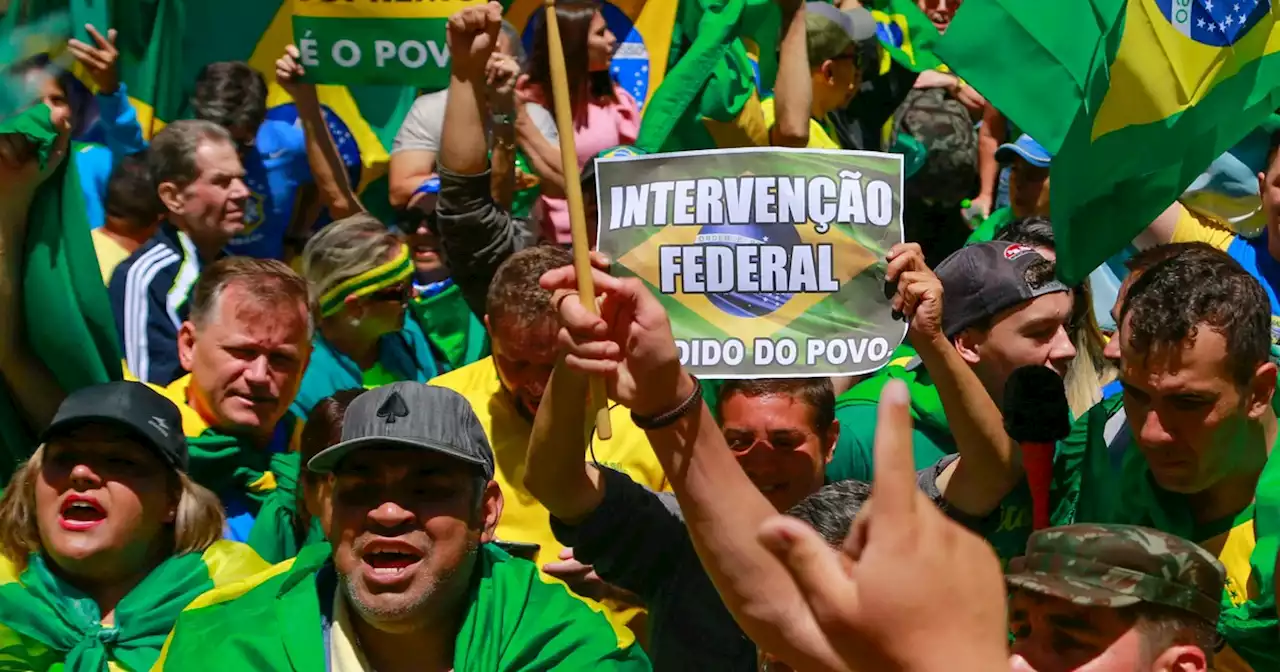 Bolsonaro Mob Rallies Outside Army HQ Demanding Military Coup