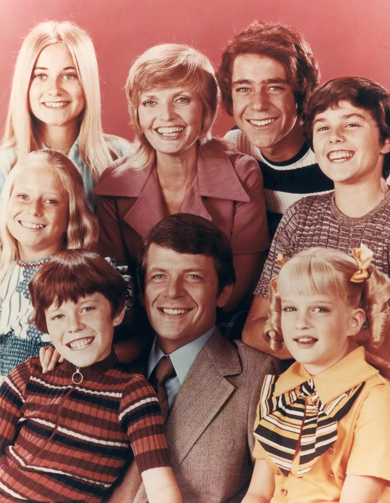 Vintage Christmas Exhibit In Ohio Has ‘Brady Bunch’ Theme