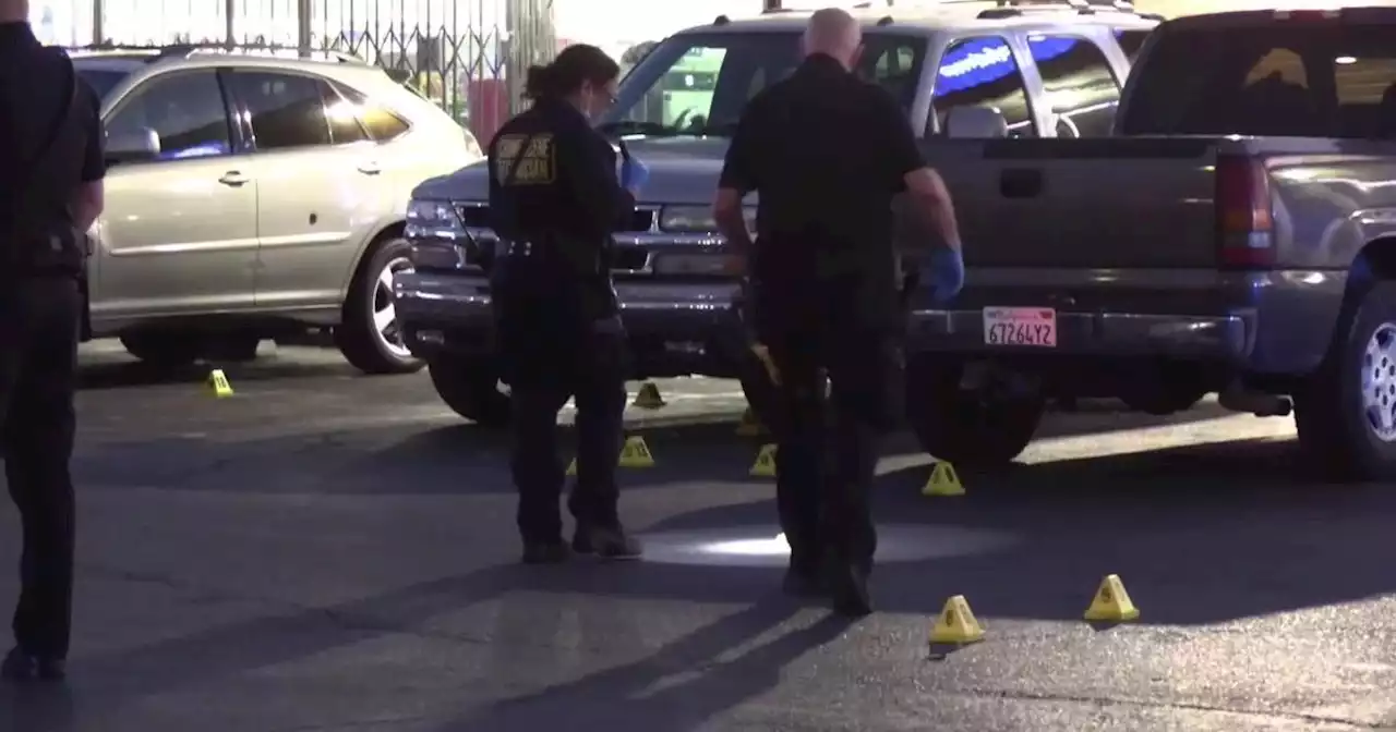 Shooting in East Oakland along International Blvd. injures 2