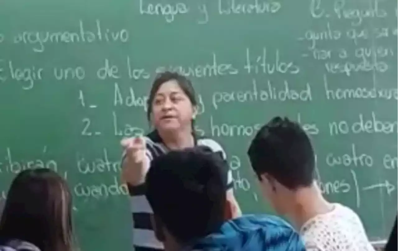 La mamá que defendió a su hijo del bullying dijo por qué irrumpió en el aula