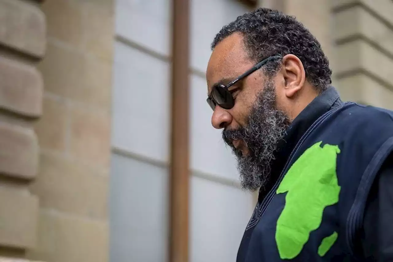 Défense fantaisiste mais vrai problème pour la justice : au tribunal, Dieudonné invoque un 'deepfake'