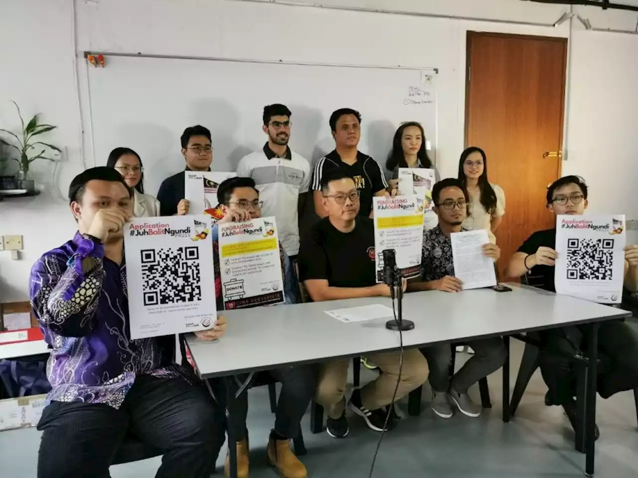 Sarawak students rally to send classmates back home for election | The Malaysian Insight