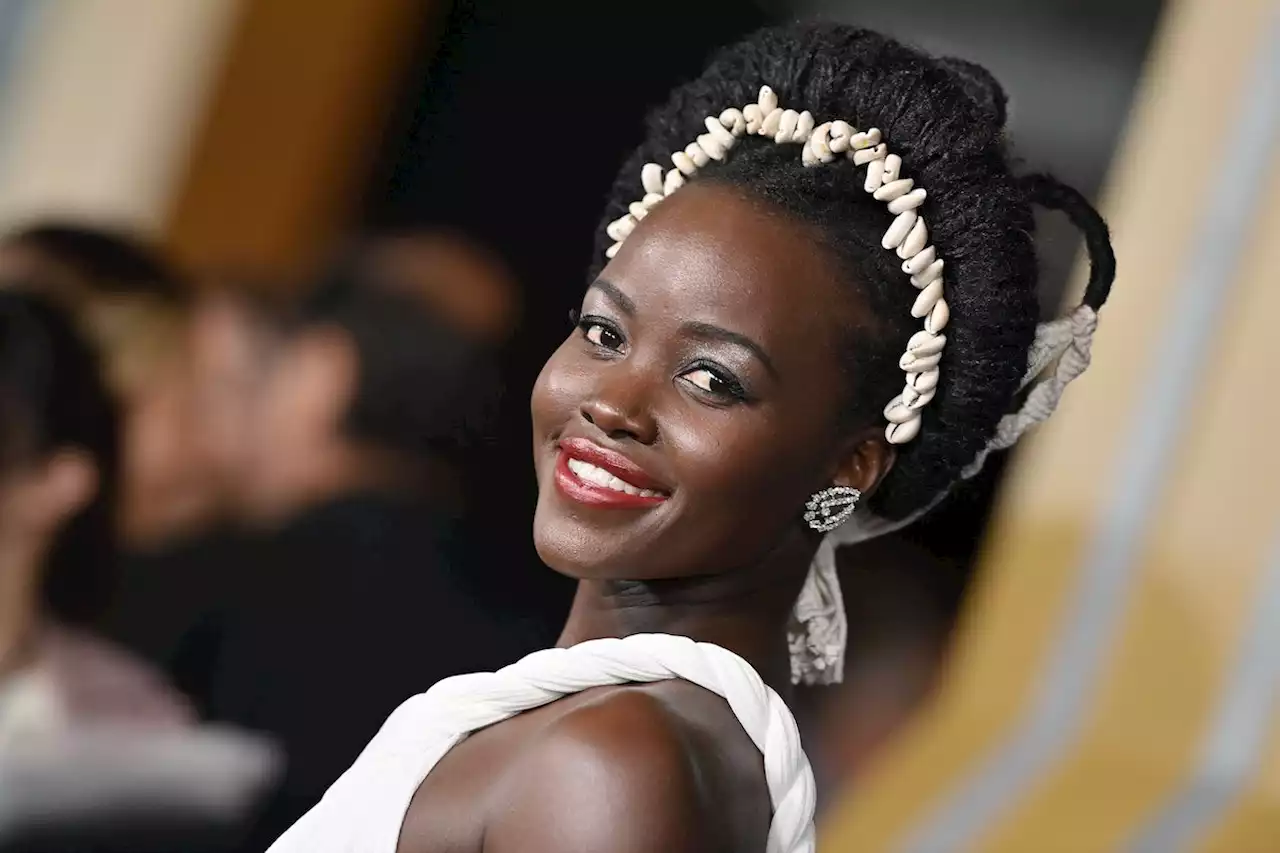 Lupita Nyong’o’s Metallic Lipstick Is The Next Party Girl Makeup Trend