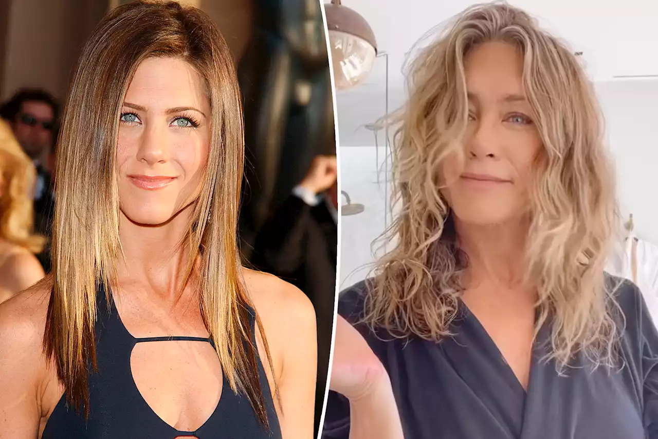 Jennifer Aniston shows off post-shower wavy hair routine