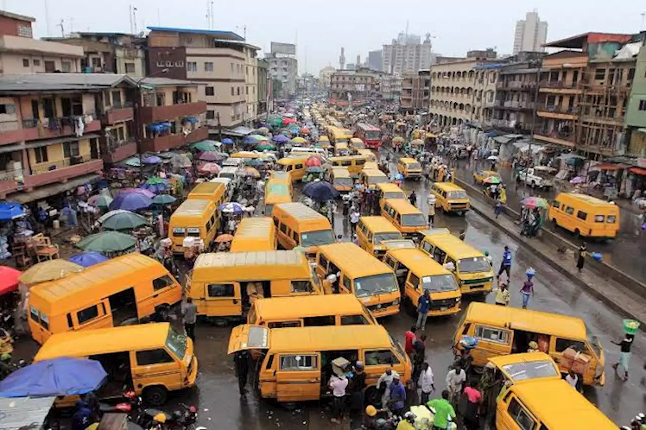 BREAKING: Commercial Drivers’ Strike Continues In Lagos As Meeting With Government Ends In Deadlock | Sahara Reporters