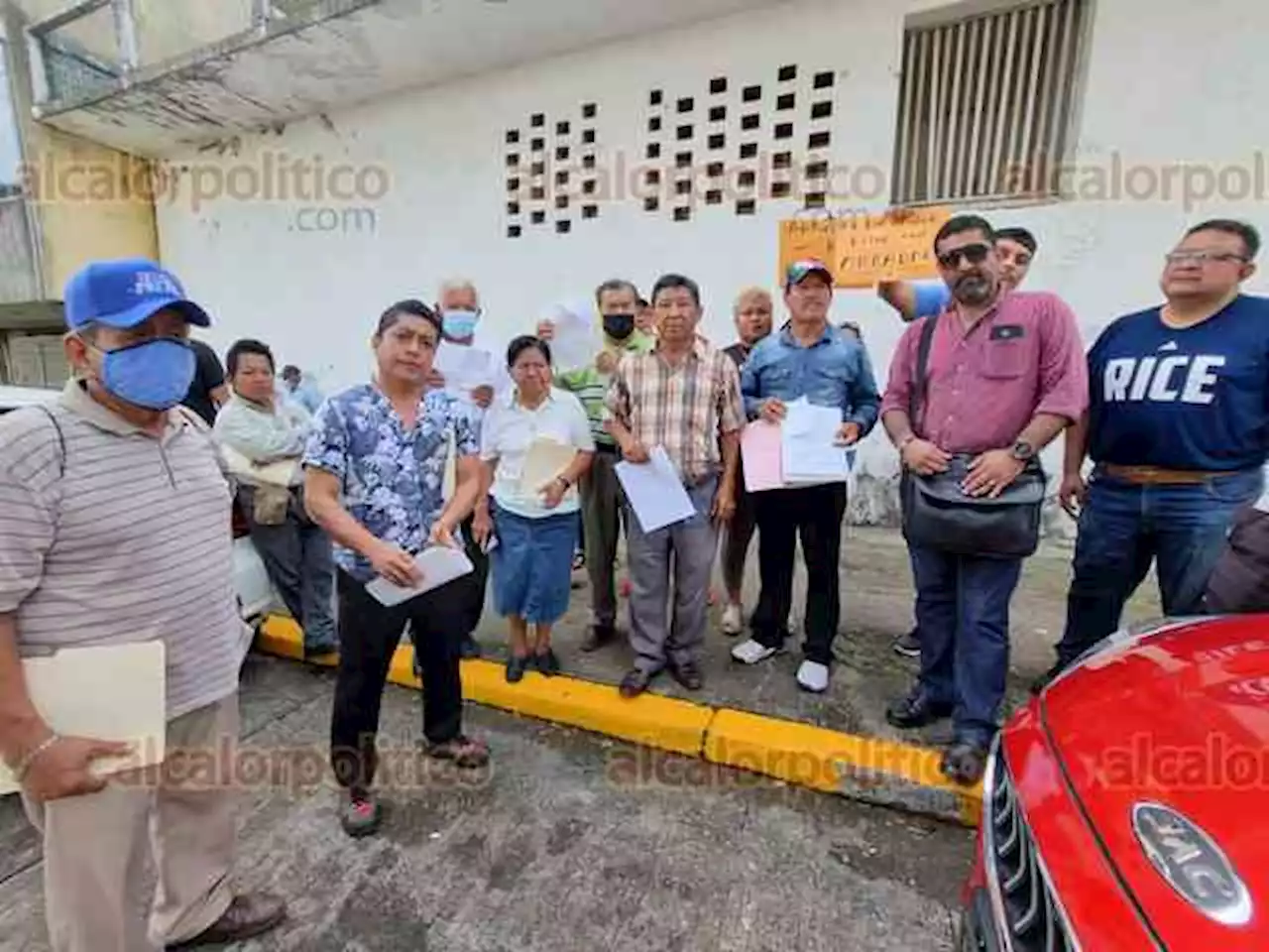 Expetroleros del sur de Veracruz solicitarán a AMLO su reinstalación