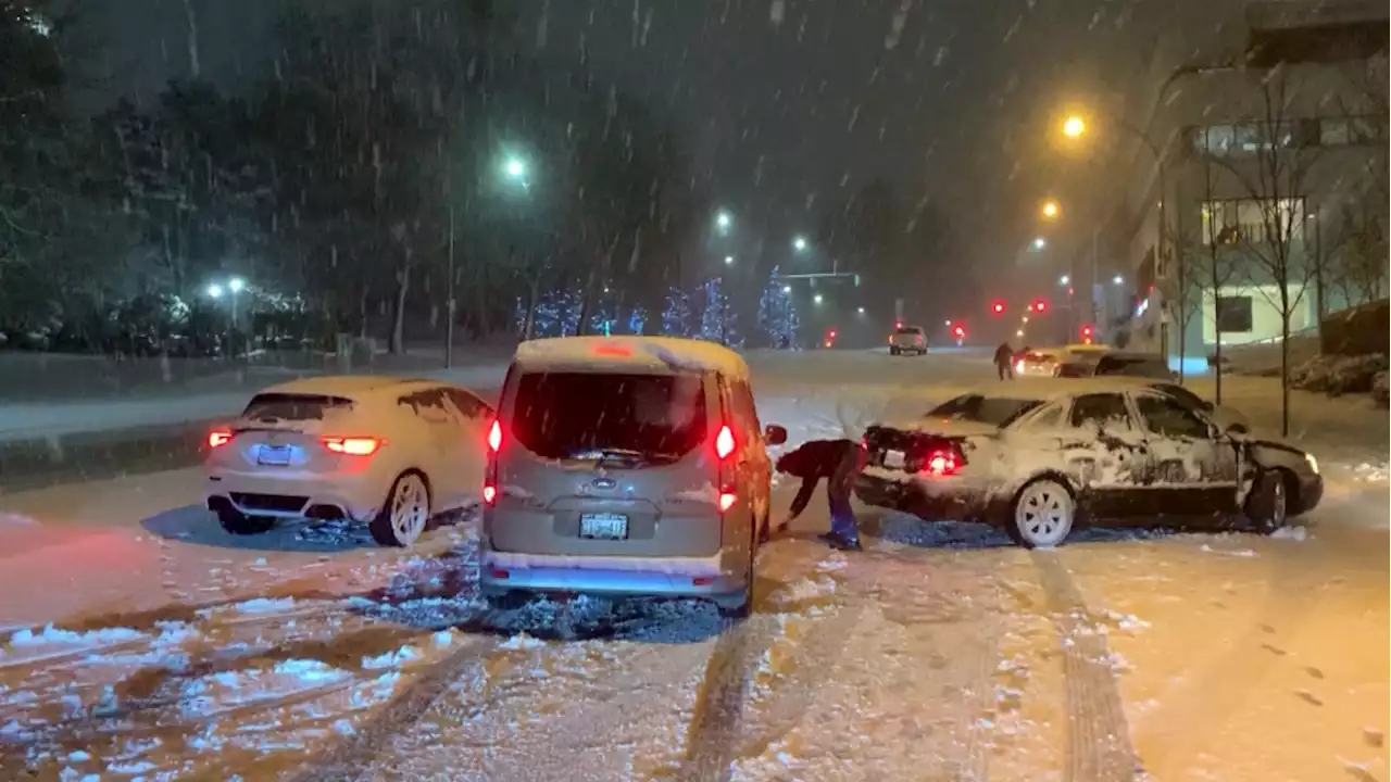 Snow day: Dozens of schools closed in B.C.'s Lower Mainland Wednesday following winter storm