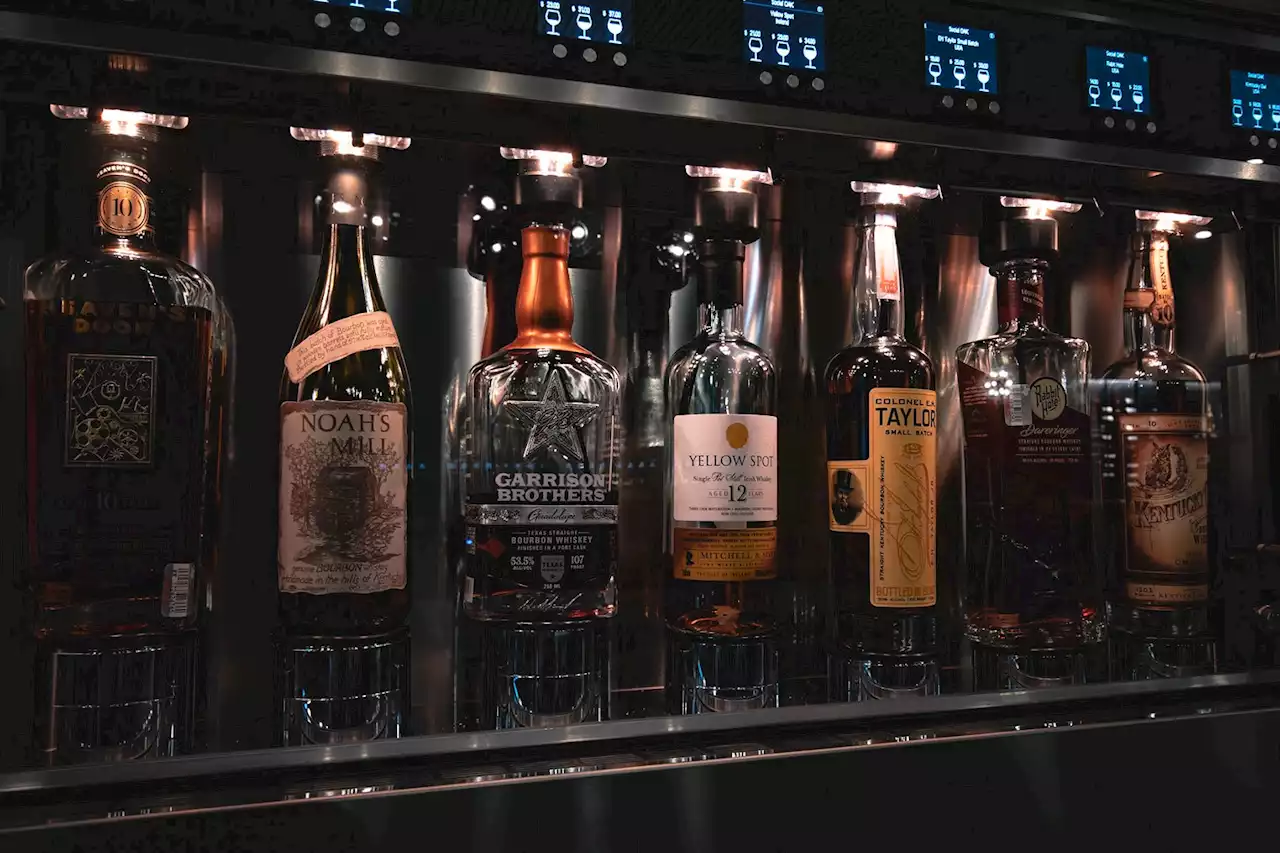 Social Oak Wine & Whiskey Lounge Now Open in Trophy Club