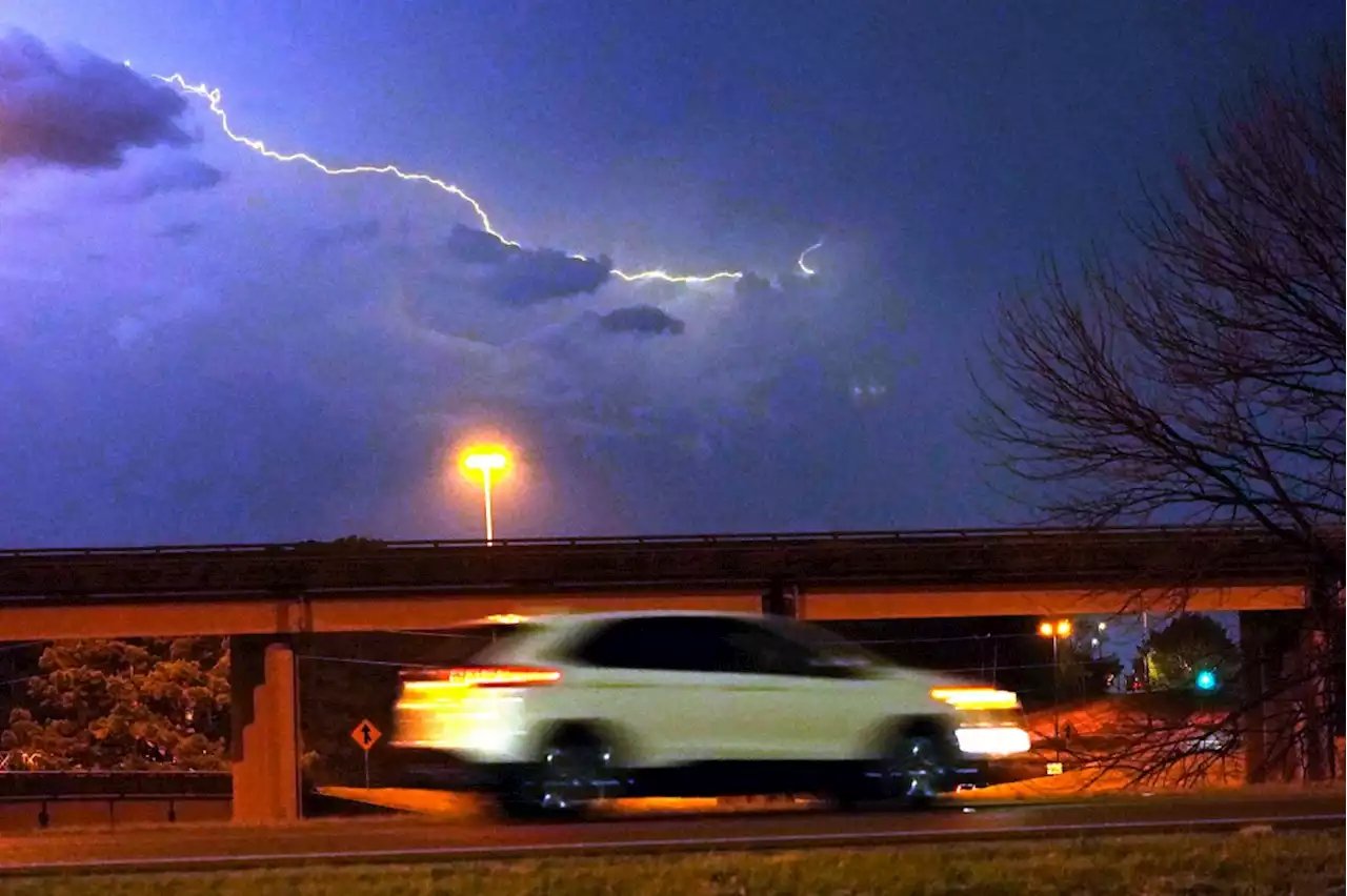 Storms cause major tornadoes, flooding around the South