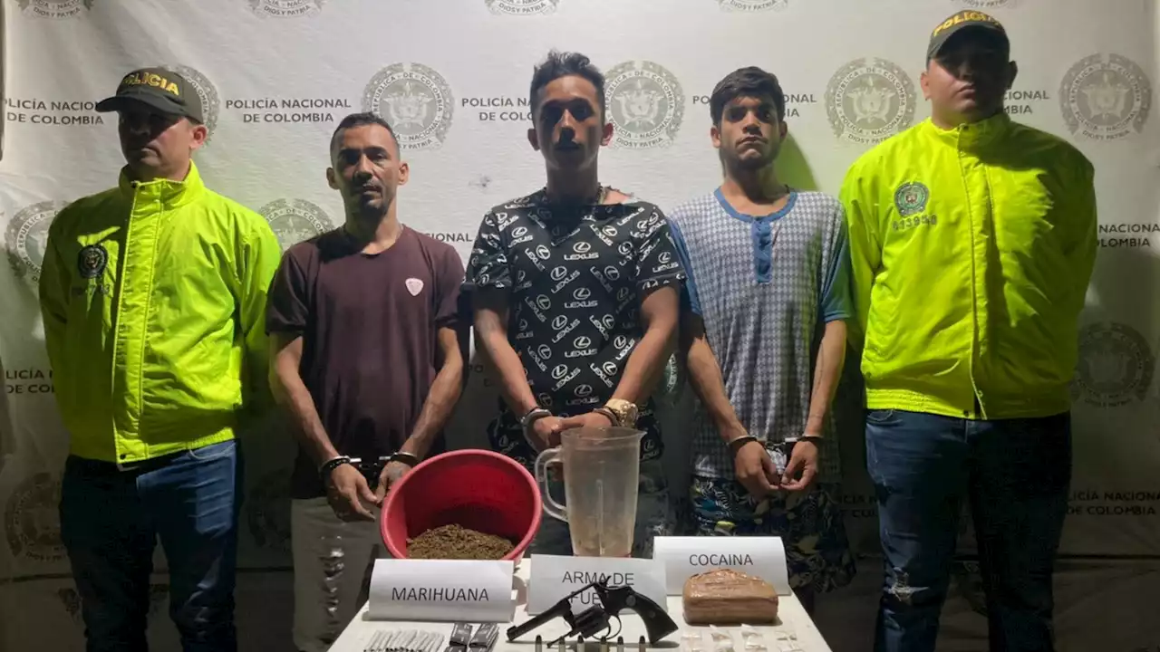 Capturaron a tres hombres por porte de armas y droga en Santa Marta