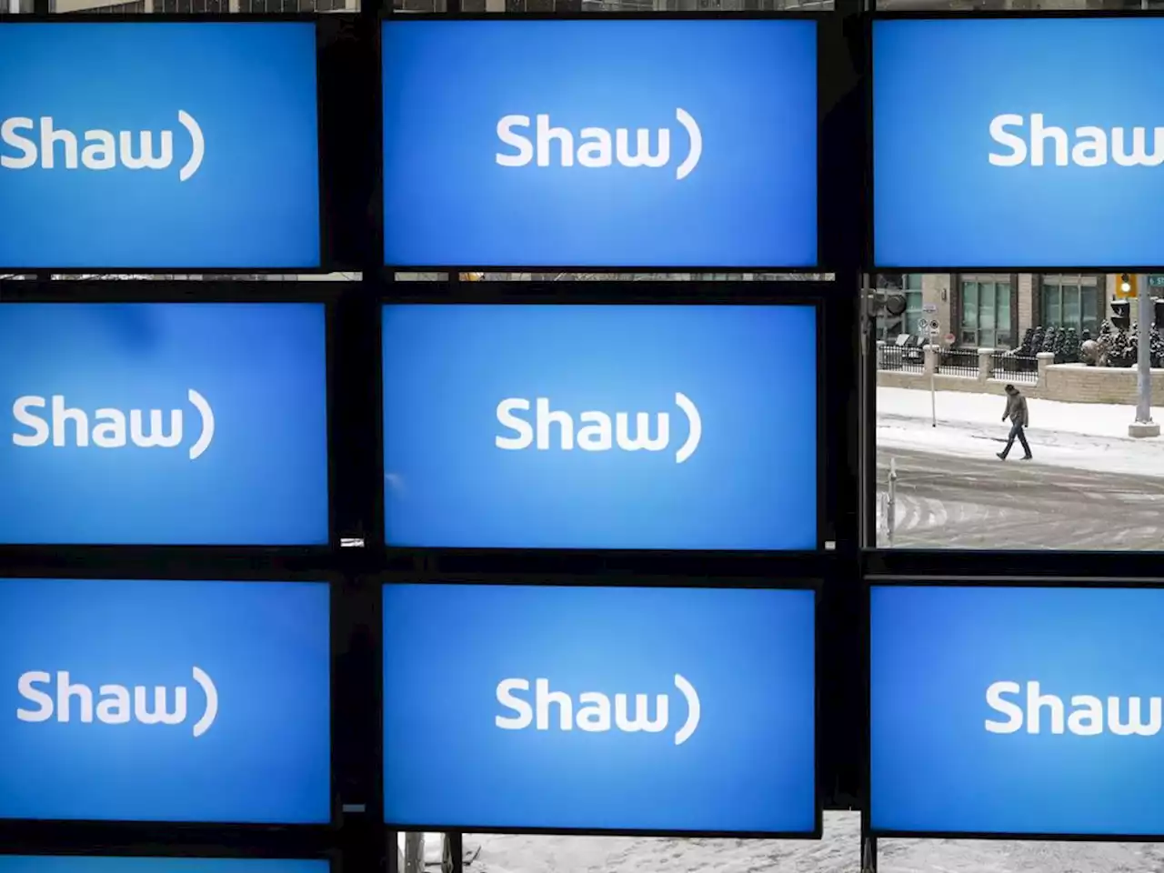 Shaw Mobile's competitive threat to Rogers questioned by former Competition Bureau chief economist