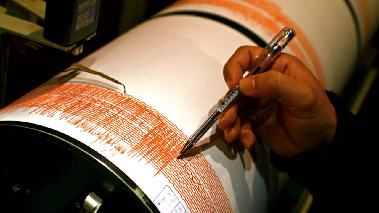 Earthquake rattles Greece, felt in Athens