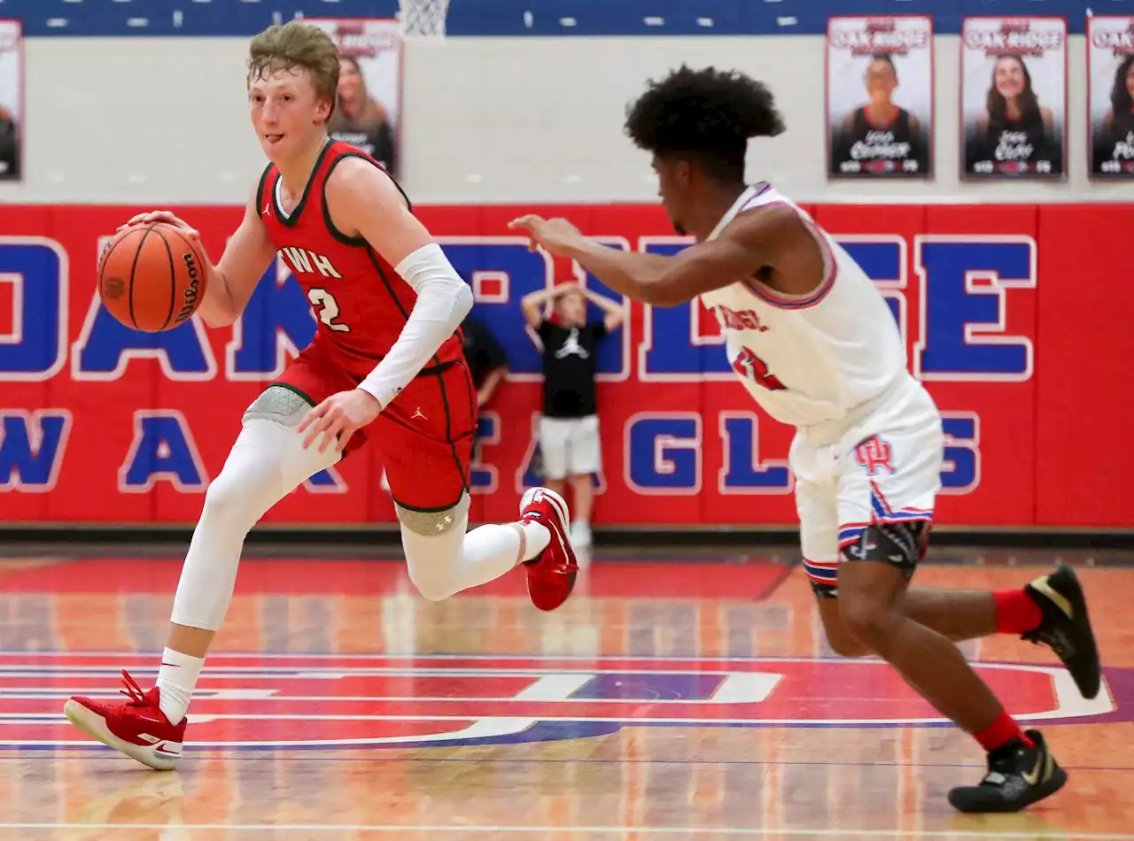 Eberwein's 30 points leads The Woodlands over Oak Ridge