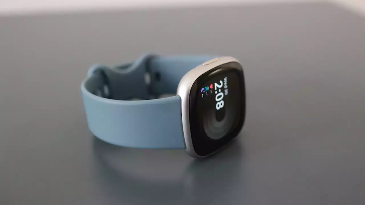 Fitbit Versa 4 Review: Right In The Middle - Hypertext