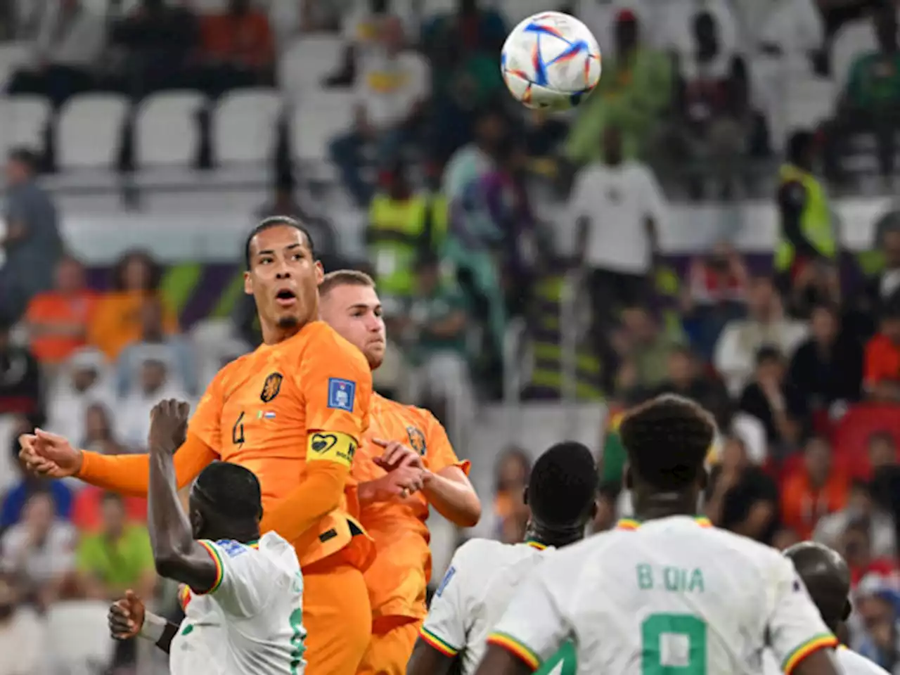 Nobar Oranje Kurangi Kabut Tebal di Belanda