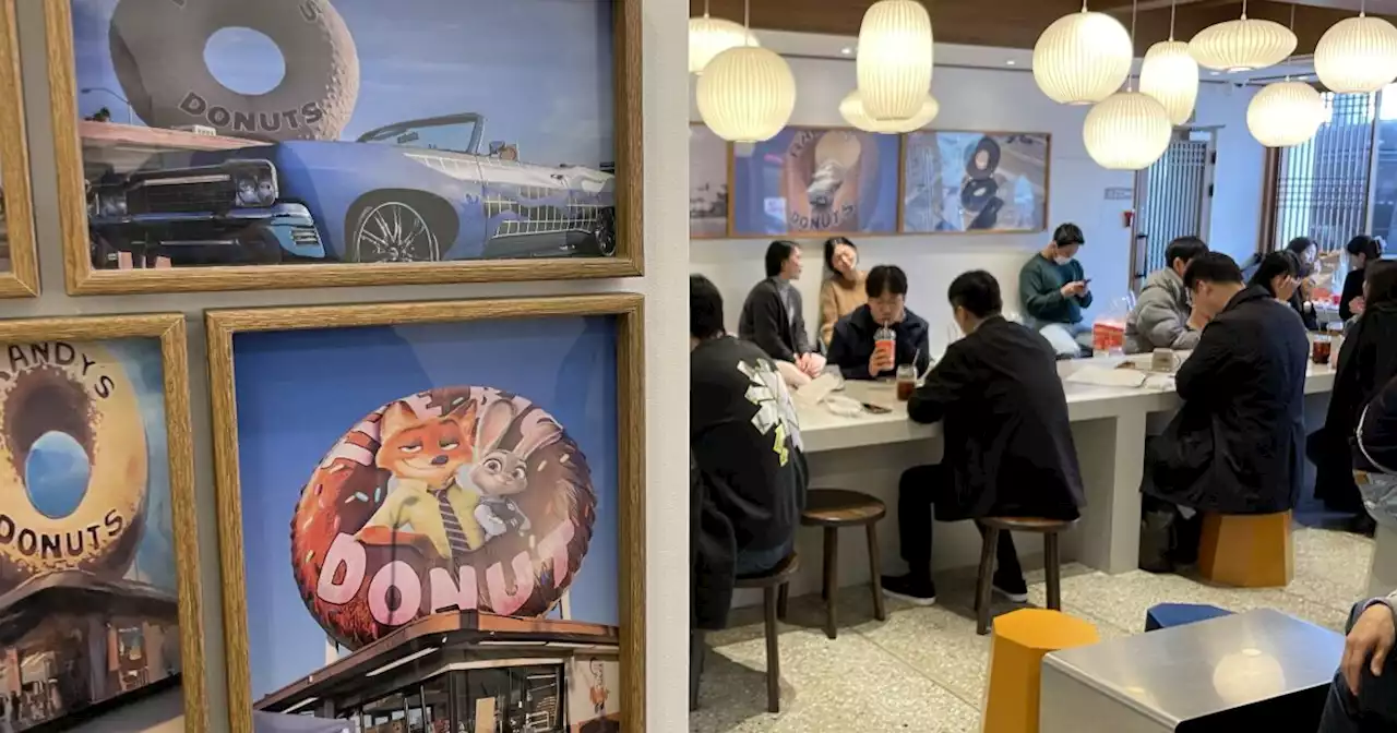 Column: A Randy's Donuts in Seoul adds Los Angeles flavor to South Korea