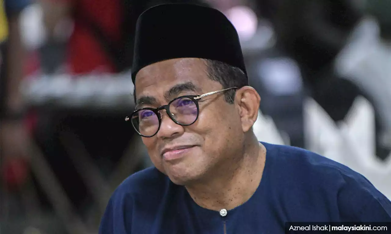 Anti-hopping law: Umno to amend party constitution next month