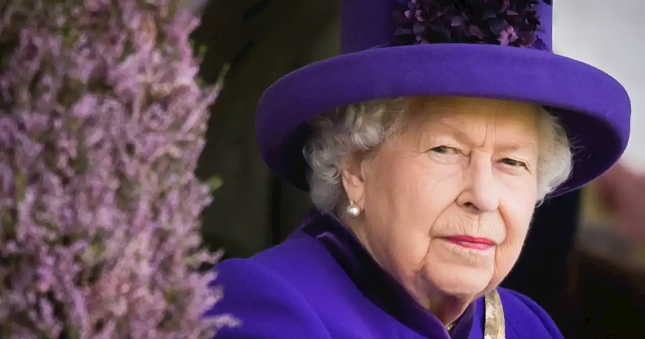 Une nouvelle biographie avance que la reine Elizabeth II souffrait d'un cancer avant sa mort