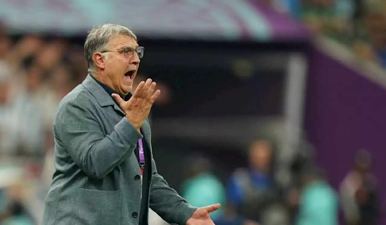 Tata Martino gana 9 veces más que DT de Senegal