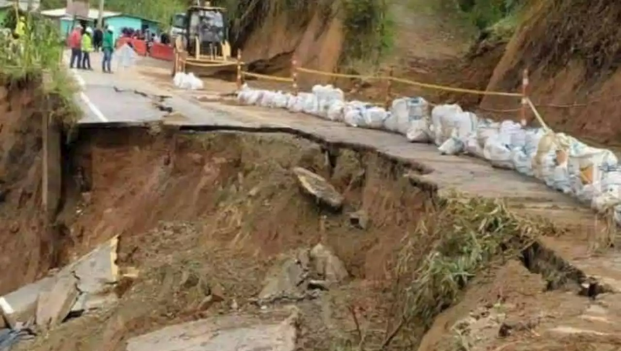 Cierre total en la vía Marinilla - El Peñol