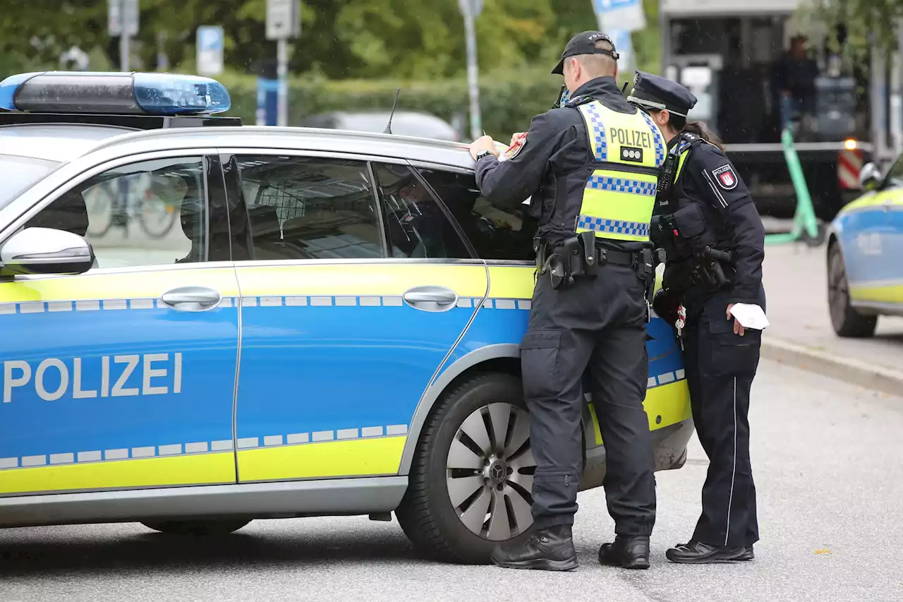 Dumm gelaufen! Diebes-Trio läuft Hamburger Polizei in die Arme