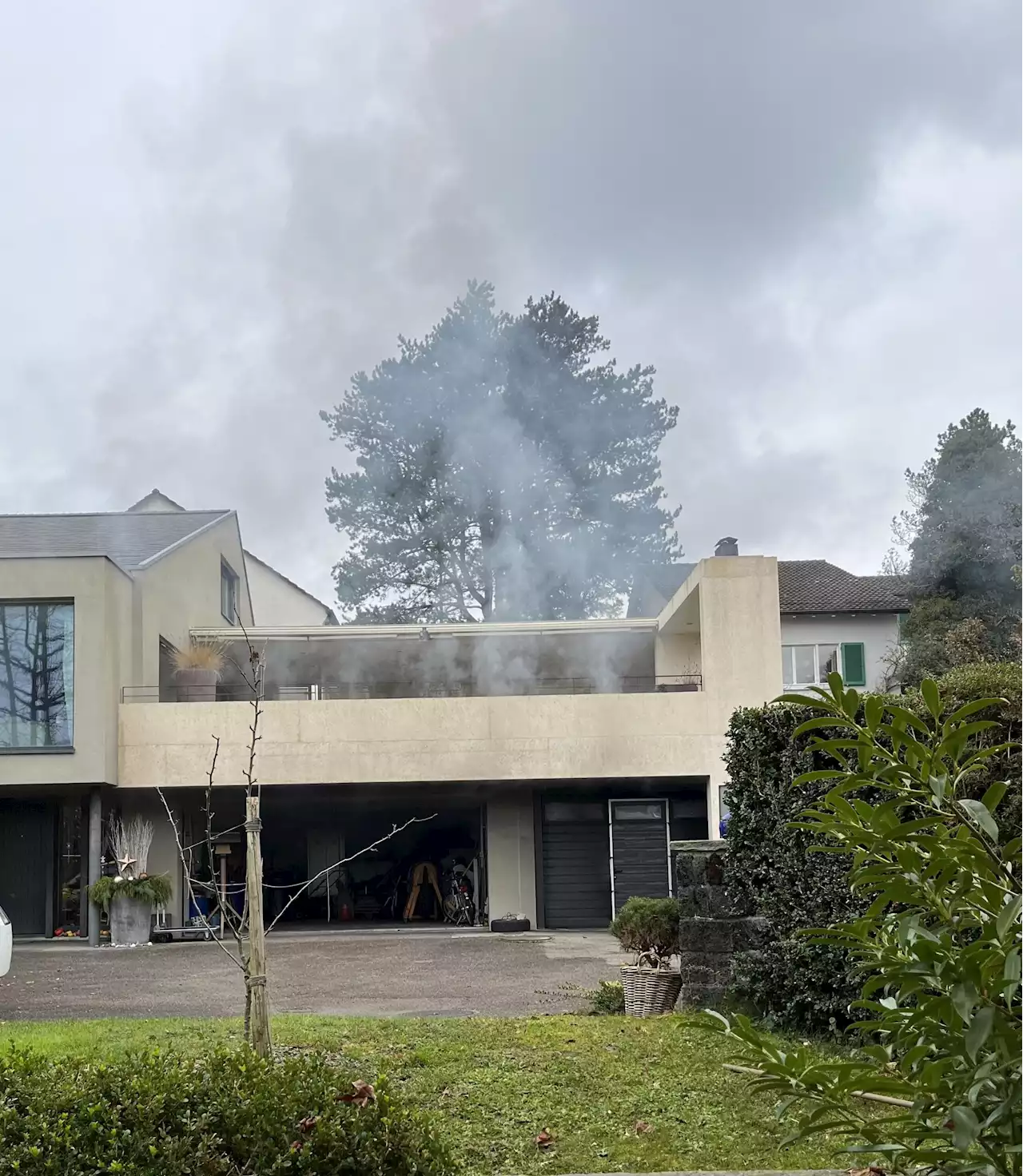 Stadt Winterthur ZH: Brand in Einfamilienhaus – hoher Sachschaden