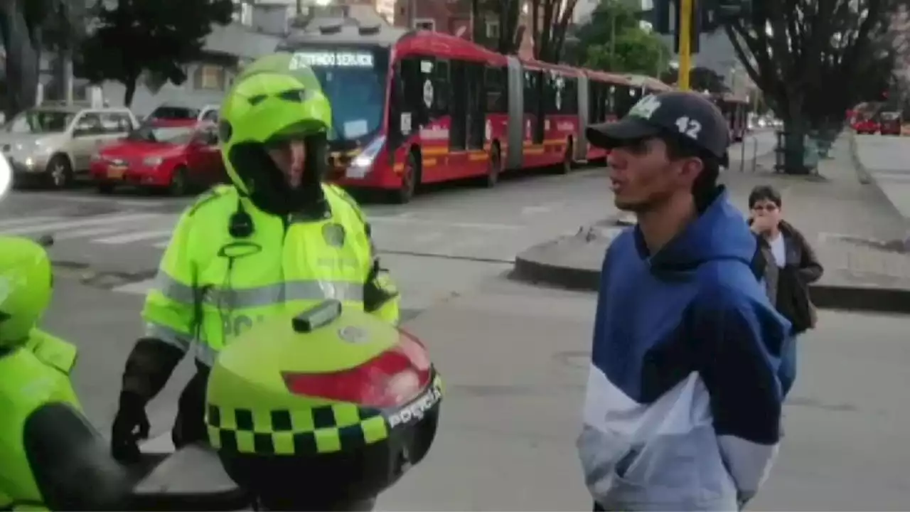 Qué pasó con el ladrón que fue enfrentado mientras desvalijaba una estación de Transmilenio - Pulzo