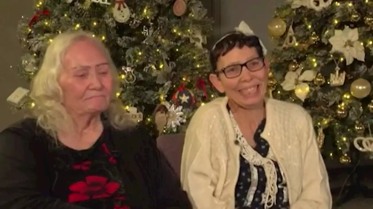 ‘Um milagre de Natal’, diz americana ao reencontrar a família biológica após 51 anos