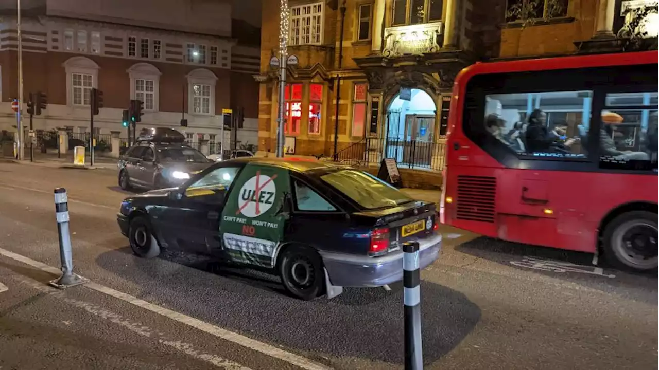 Piers Corbyn tells councillors “man-made climate change does not exist”… then drives home in beat-up ‘90s Vauxhall Cavalier