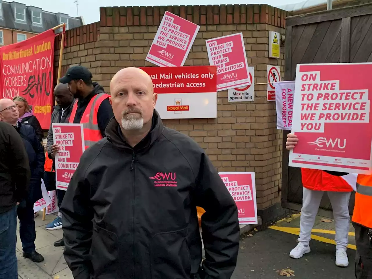 Strikes by Royal Mail workers, lecturers and teachers being solidly supported