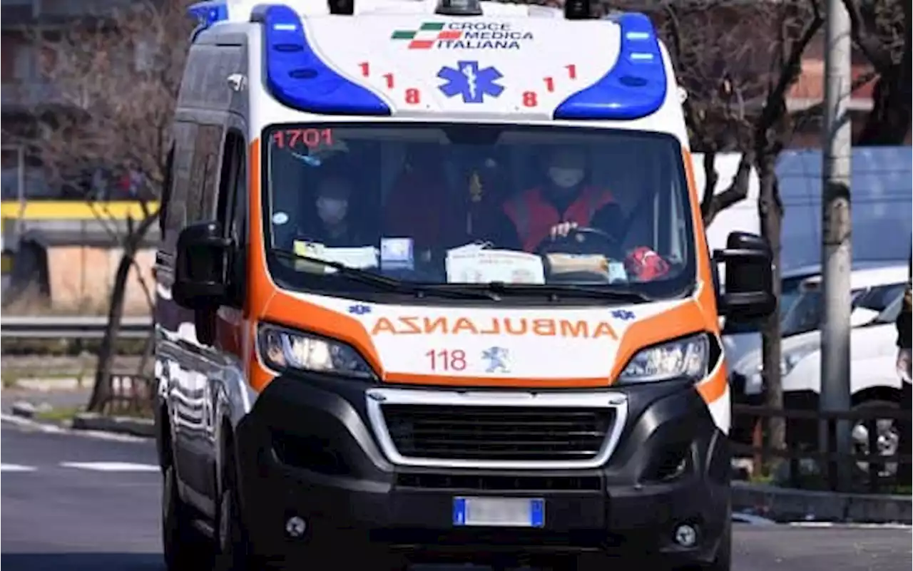 Incidente sul lavoro a Palermo, cade dall'impalcatura: grave 63enne