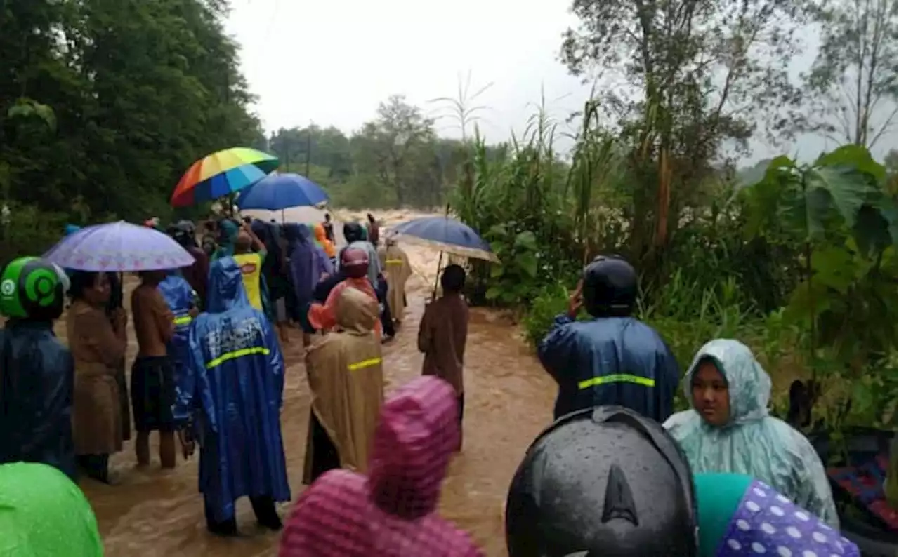 Hendak Berangkat Sekolah, 2 Siswa di Gunungkidul Malah Terseret Arus Sungai