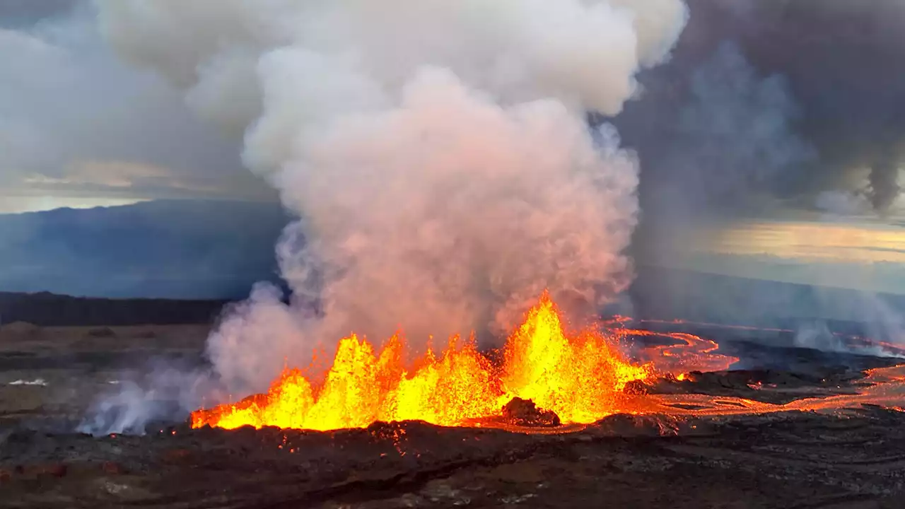 Shocking new pictures show horror of Mauna Loa's first eruption in 36 years