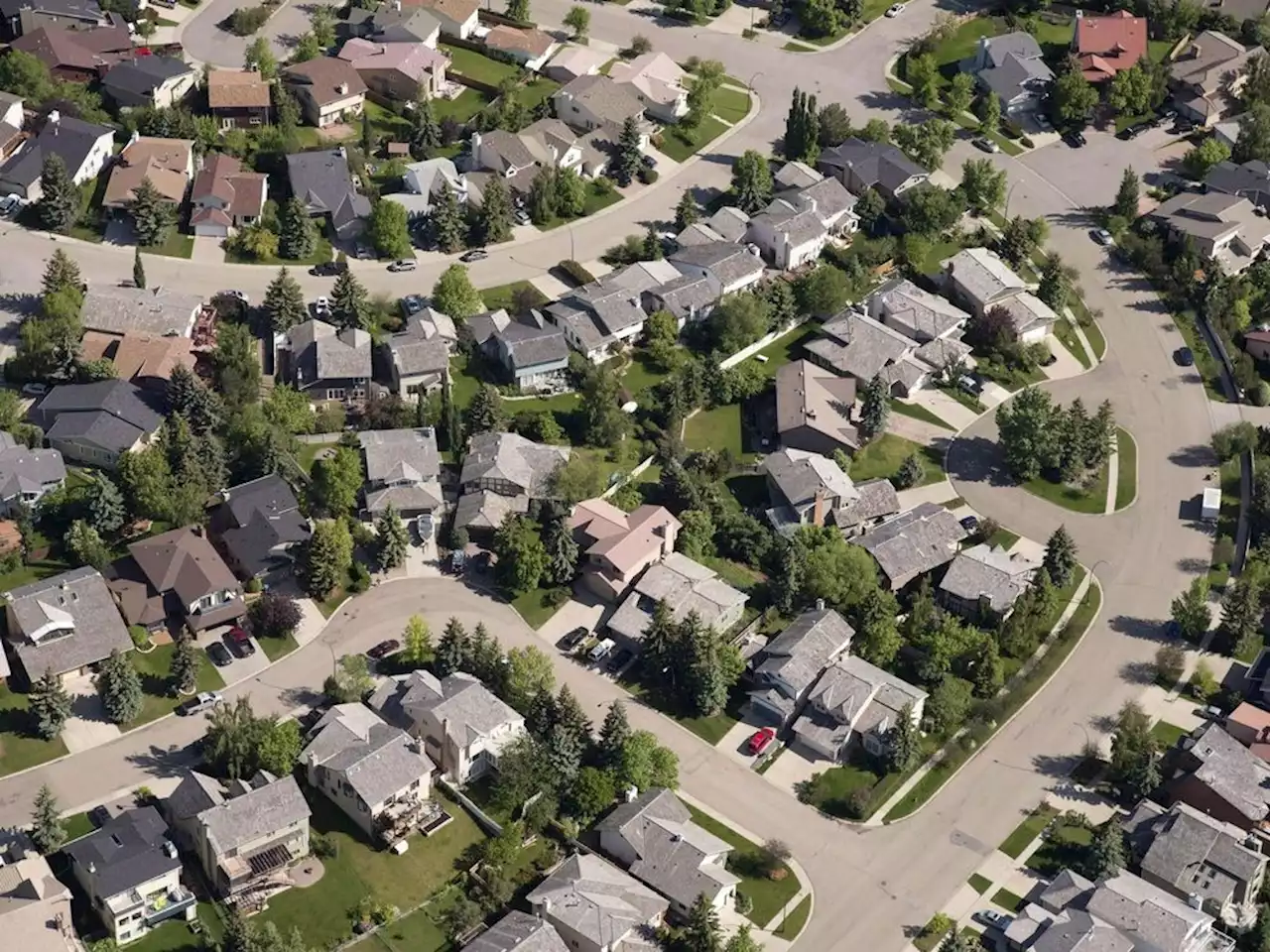 Canadian home prices expected to fall 3.3% in 2023: Re/Max report