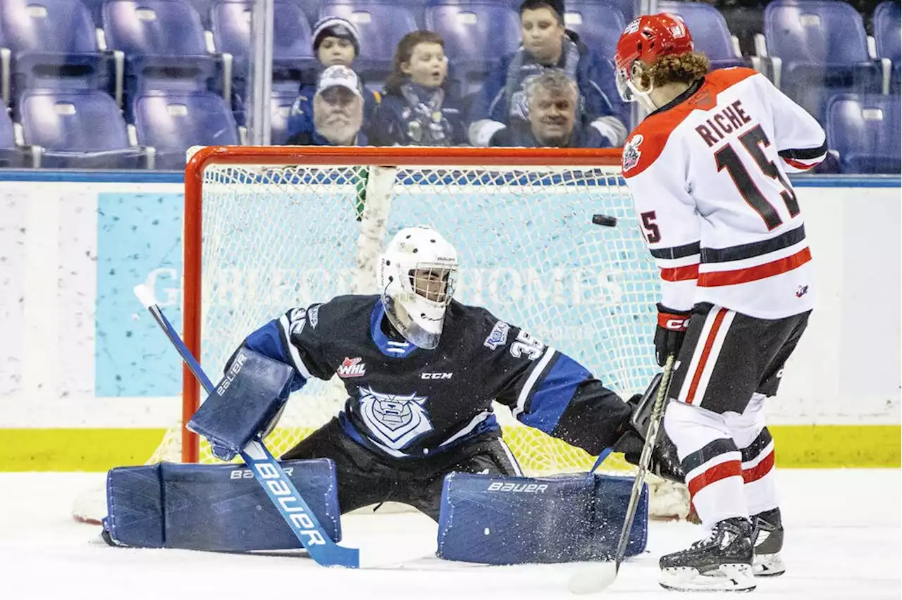 High-powered Warriors roll over Victoria Royals