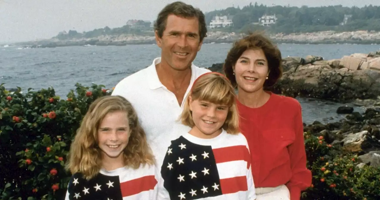 Jenna reveals the stories behind famous Bush family photos