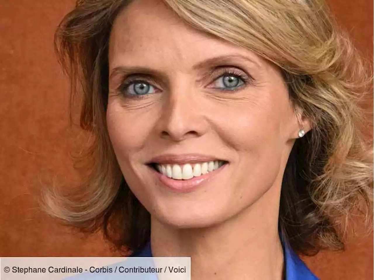 PHOTO Sylvie Tellier : en Guadeloupe avec les Miss France, elle adopte un carré flou très désirable - Voici