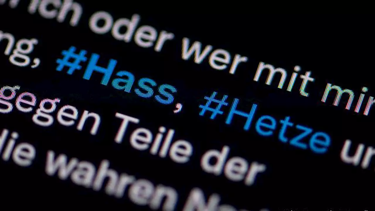 Aktion gegen Hasspostings im Netz - Durchsuchungen auch in NRW