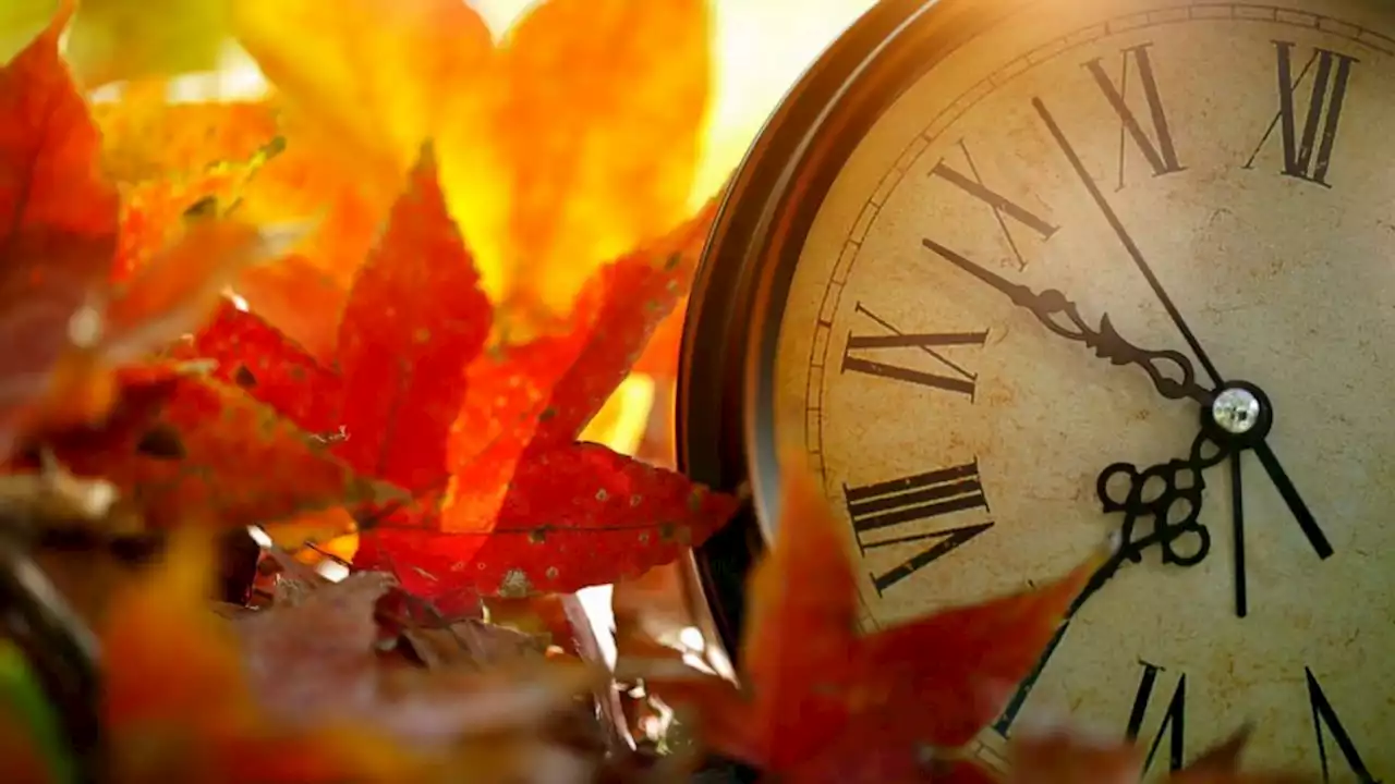 Daylight saving time ends on Sunday: What to know about setting your clocks back