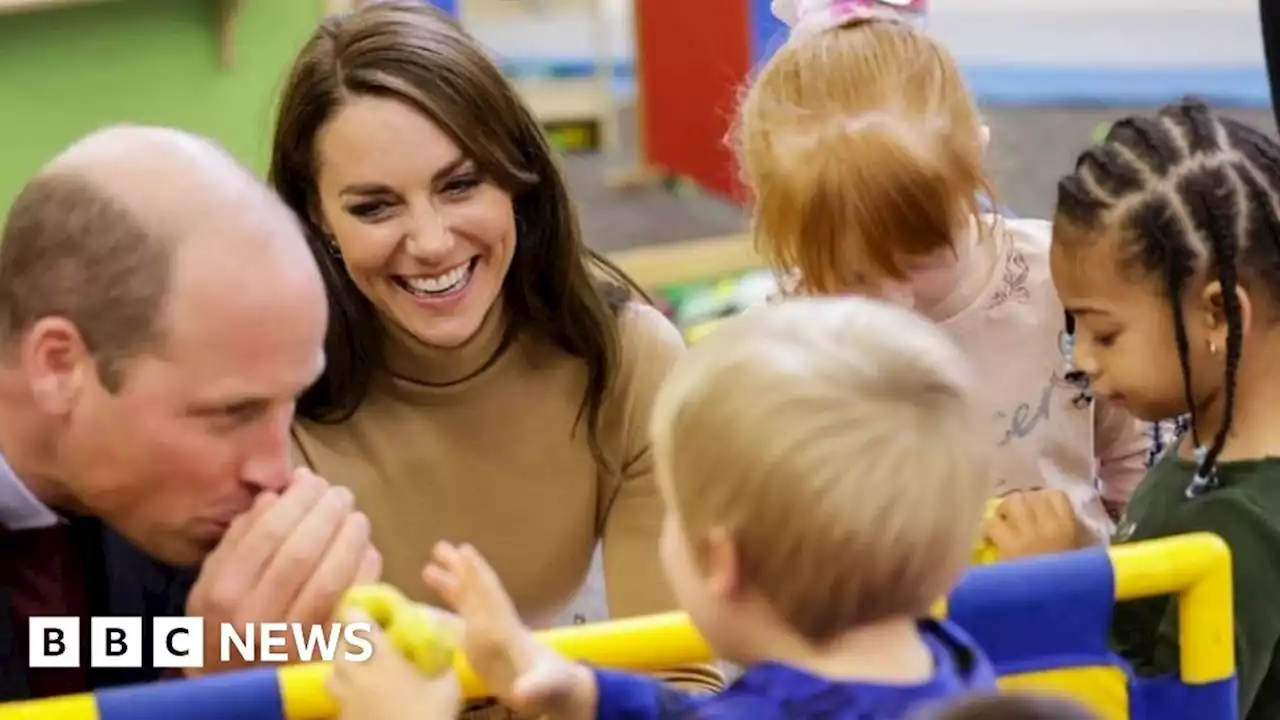 William and Kate met by cheering Scarborough crowds on visit