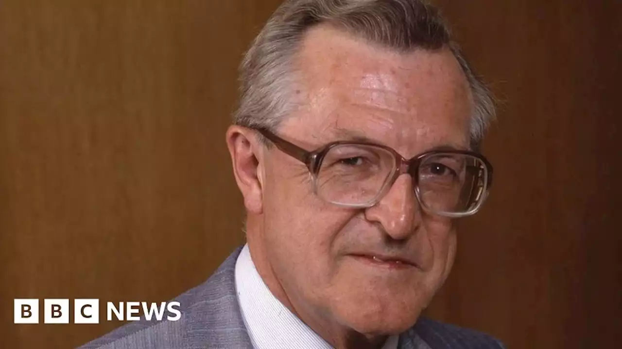 Dr James Kincade: Tributes paid to former BBC NI governor