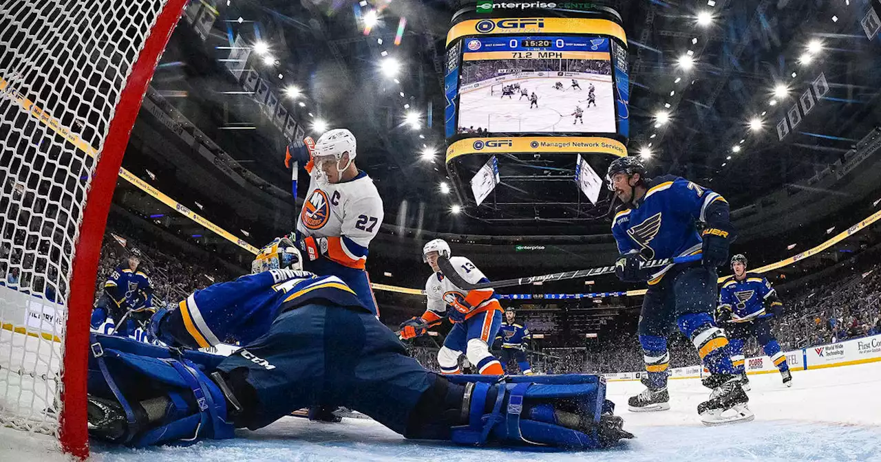 Lee, Nelson lead surging Islanders to win over Blues